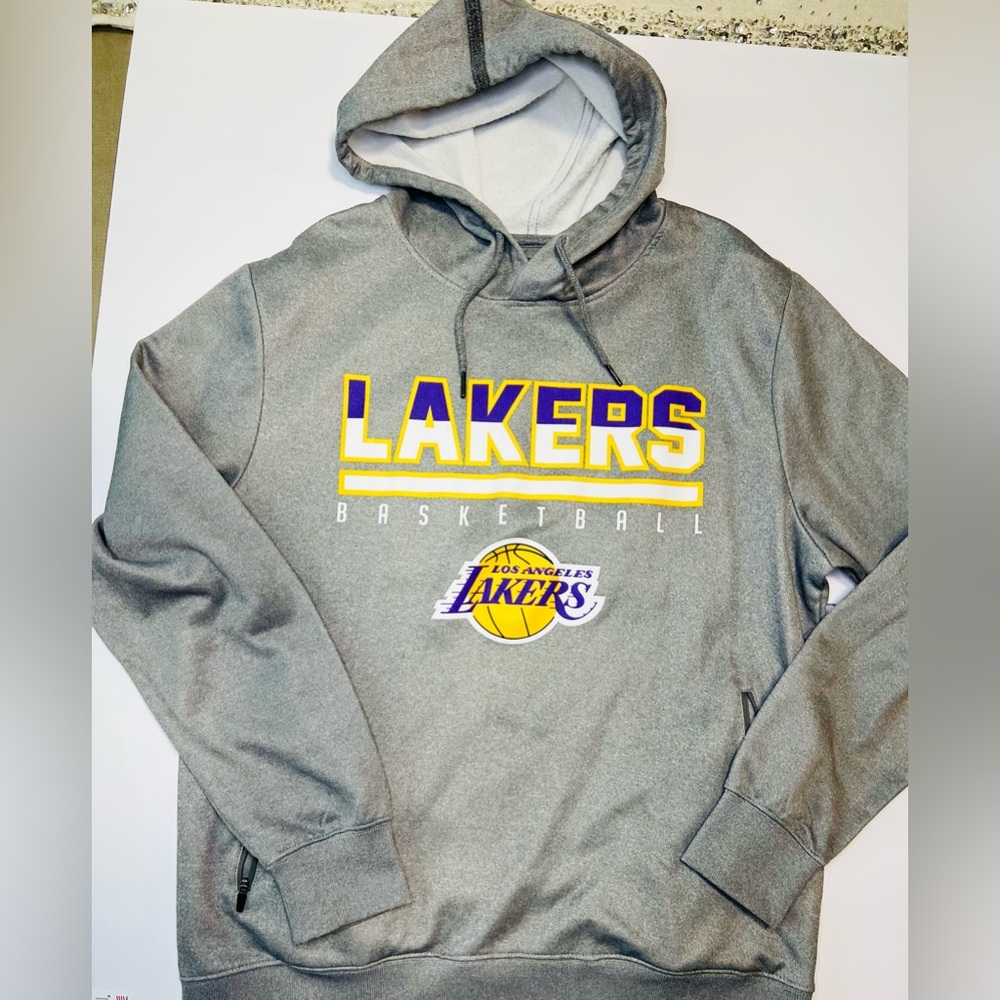 Lakers Large Gray Hoodie W/Zipper Pockets (NEW WITHOUT TAGS)